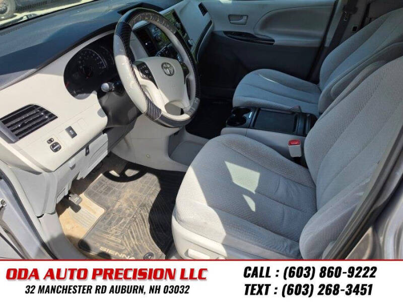 2011 Toyota Sienna LE 7-Passenger