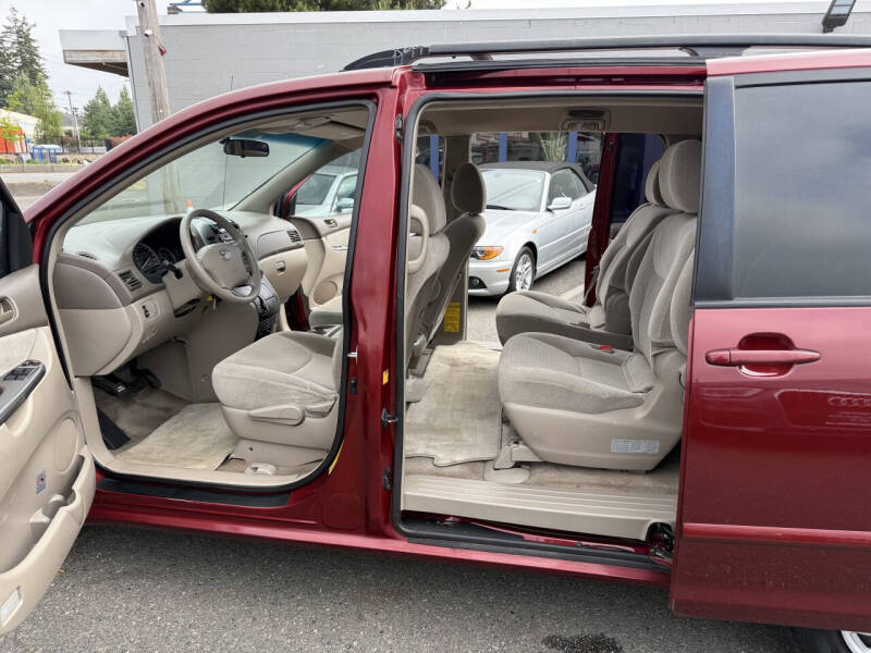 2009 Toyota Sienna CE 7-Passenger