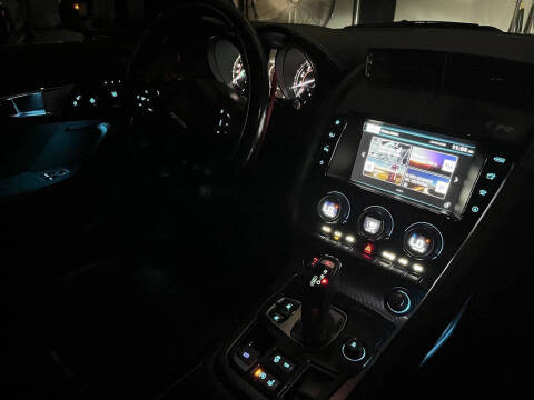 2016 Jaguar F-TYPE R