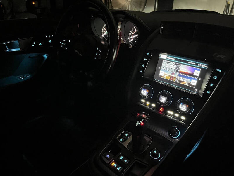 2016 Jaguar F-TYPE R