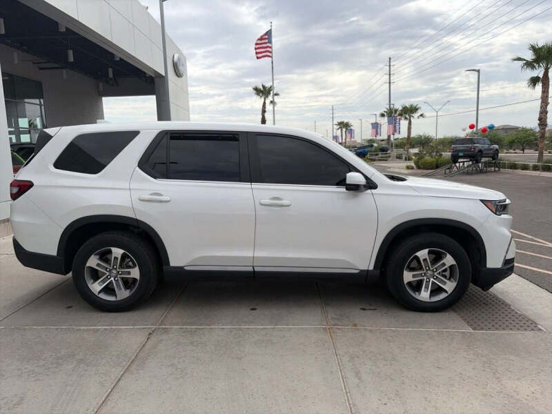 2024 Honda Pilot EX-L w/Rear Captain's Chairs