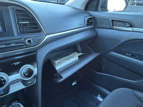 2019 Hyundai Elantra SE