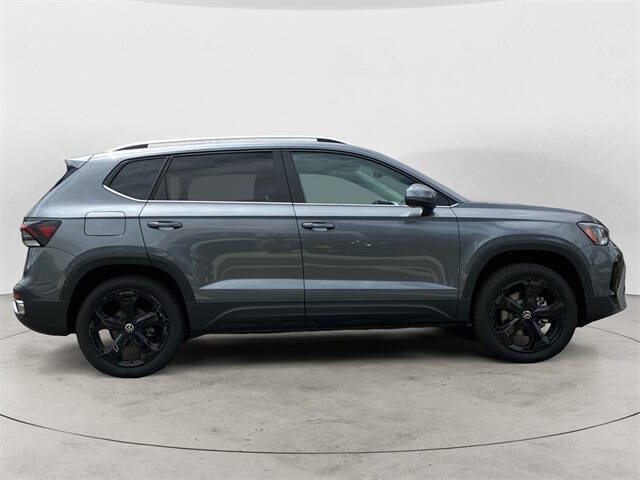 2025 Volkswagen Taos SEL 4Motion