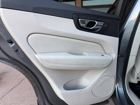 2020 Volvo XC60 T6 Momentum