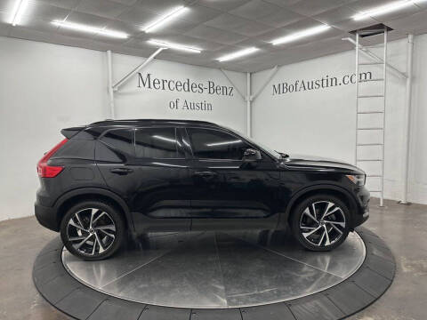 2022 Volvo XC40 T5 R-Design