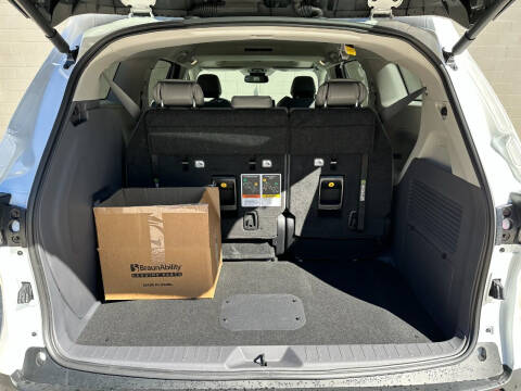 2023 Toyota Sienna XLE 8-Passenger