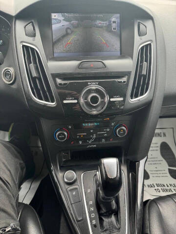 2017 Ford Focus Titanium