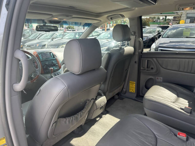 2008 Toyota Sienna XLE Limited