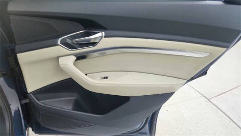 2024 Audi Q8 Sportback e-tron quattro Premium S line