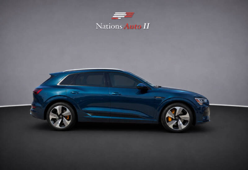 2022 Audi e-tron quattro Premium Plus