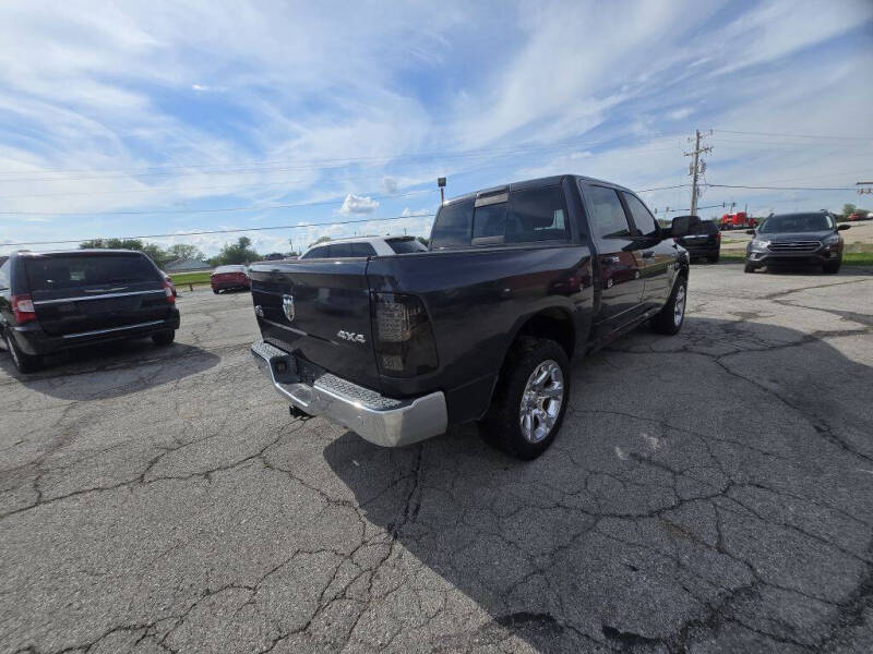 2016 RAM 1500 SLT