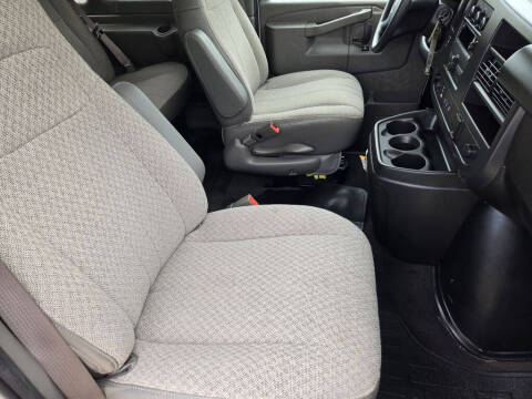 2025 Chevrolet Express LS 3500