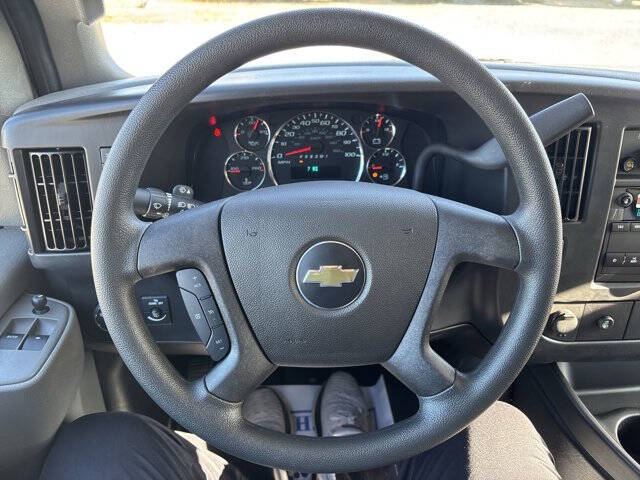 2025 Chevrolet Express 2500