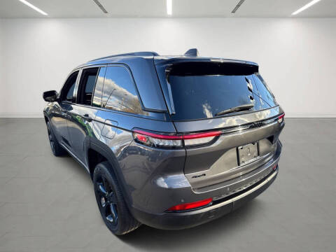 2022 Jeep Grand Cherokee Altitude