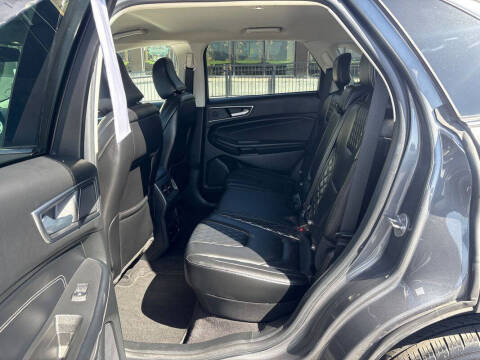 2023 Ford Edge Titanium