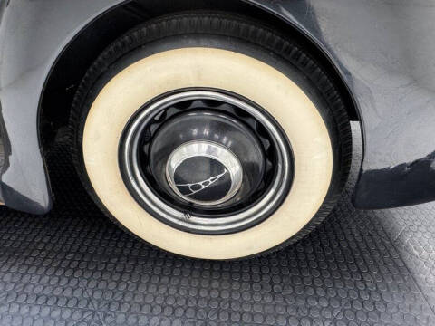 1937 Ford Deluxe
