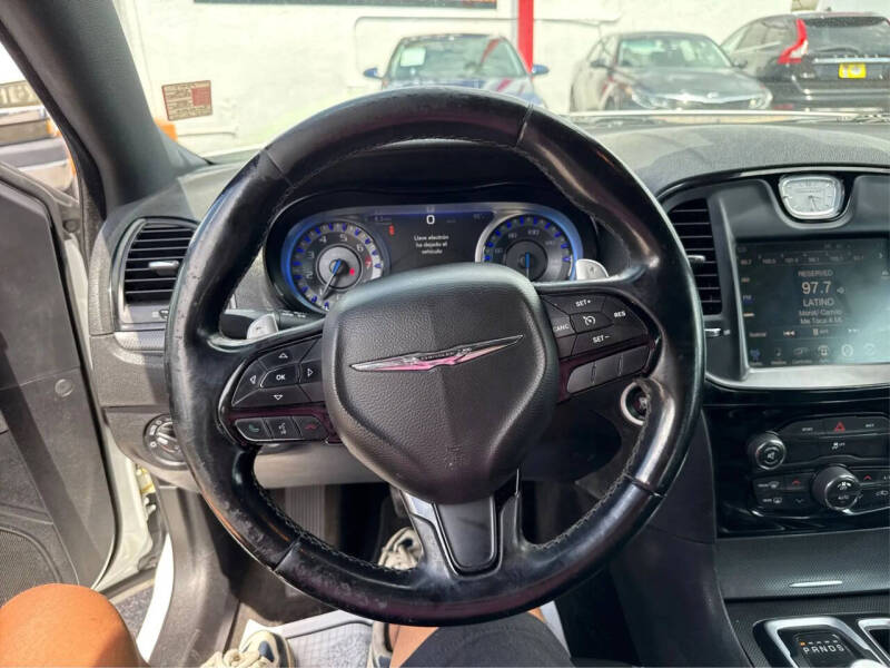 2016 Chrysler 300