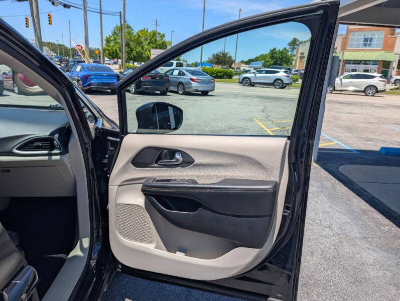 2022 Chrysler Pacifica Touring L