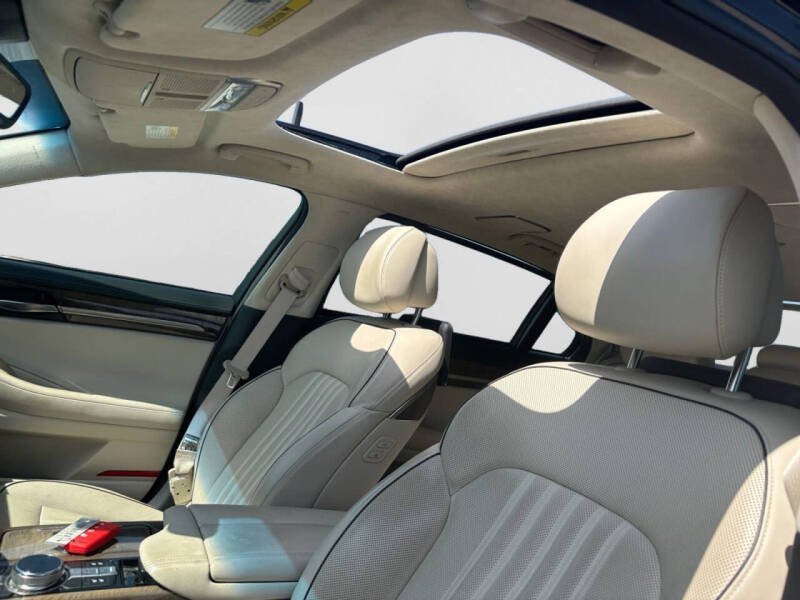 2019 Genesis G90