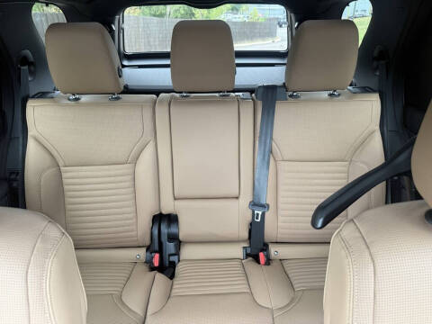 2025 Land Rover Discovery P360 Dynamic SE