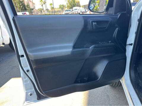 2019 Toyota Tacoma SR