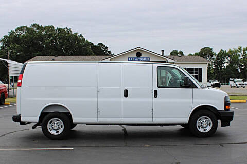 2025 Chevrolet Express 3500