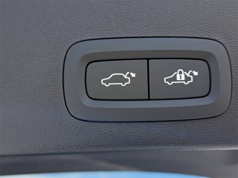 2026 Volvo XC40 B4 Plus