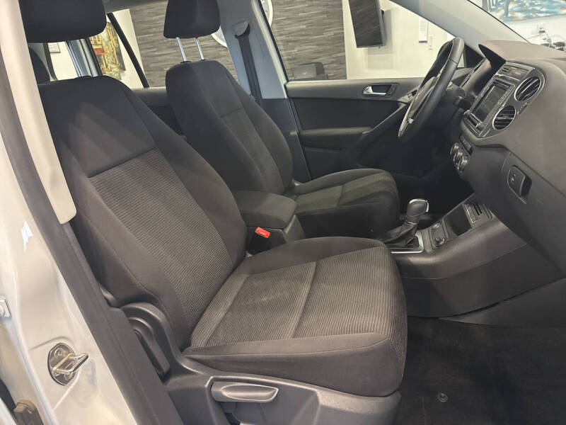 2017 Volkswagen Tiguan 2.0T Limited S