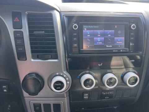 2015 Toyota Sequoia SR5