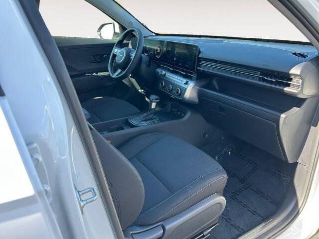 2025 Hyundai Kona SE