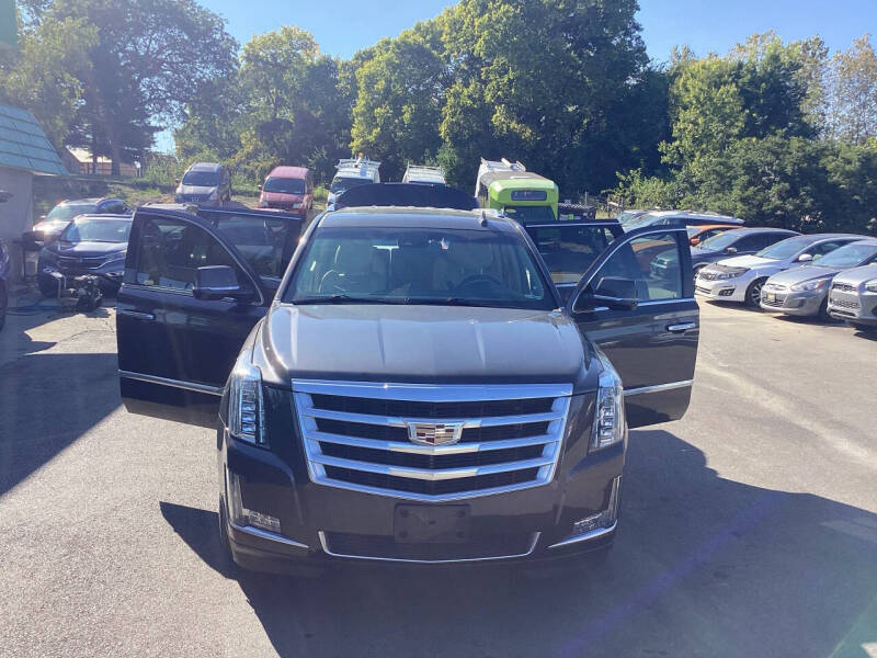 2016 Cadillac Escalade Luxury Collection