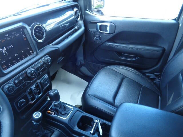 2023 Jeep Wrangler Sahara Altitude