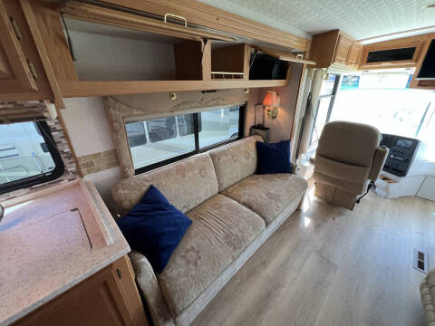 2001 Winnebago Journey 36L