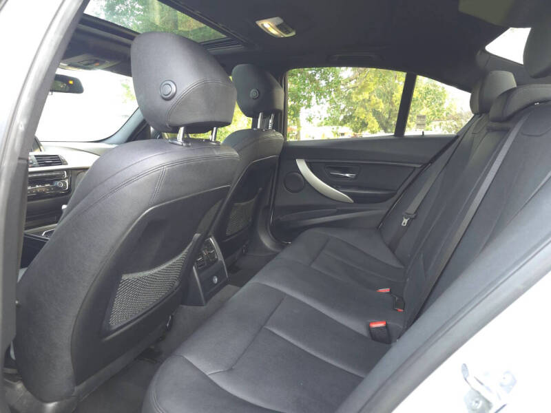 2018 BMW 3 Series 320i