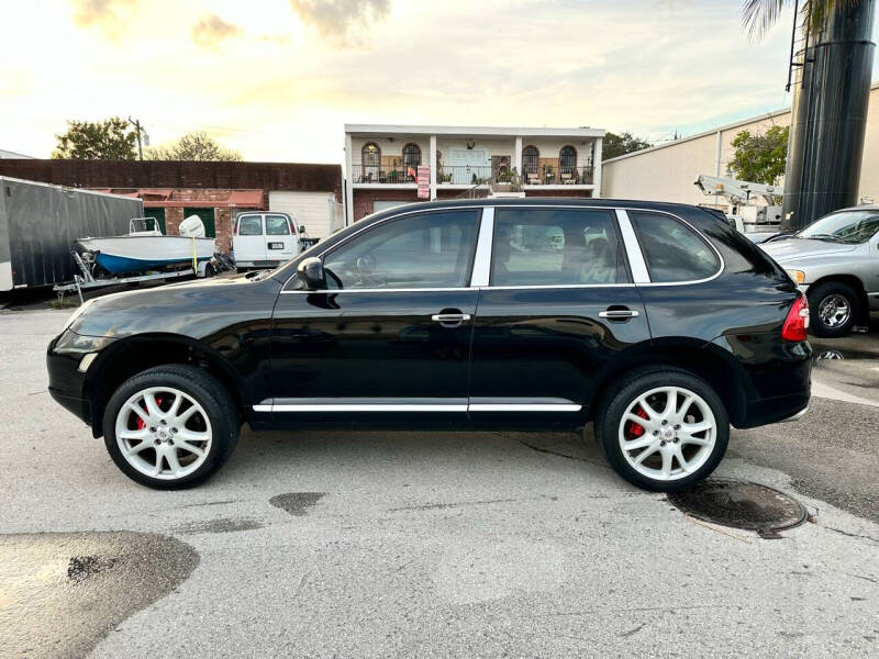 2004 Porsche Cayenne Turbo photo 4