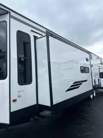 2023 Forest River Wildwood 42FLDL