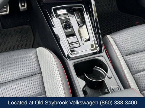 2024 Volkswagen Golf GTI SE