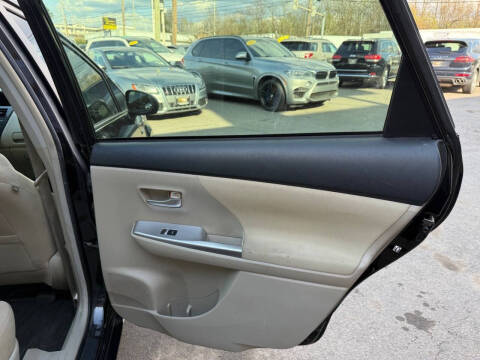 2012 Toyota Prius v Five