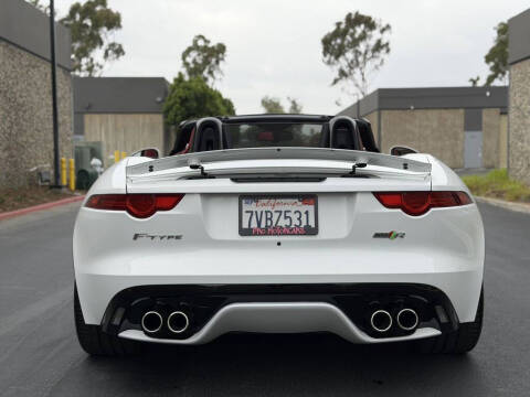 2016 Jaguar F-TYPE R