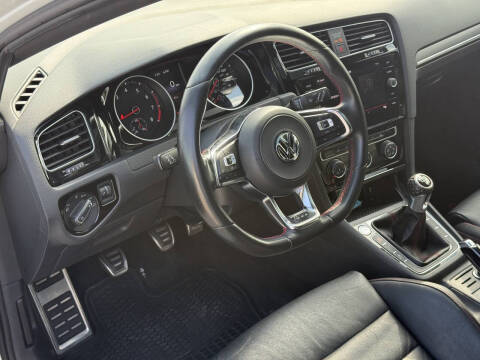2020 Volkswagen Golf GTI SE
