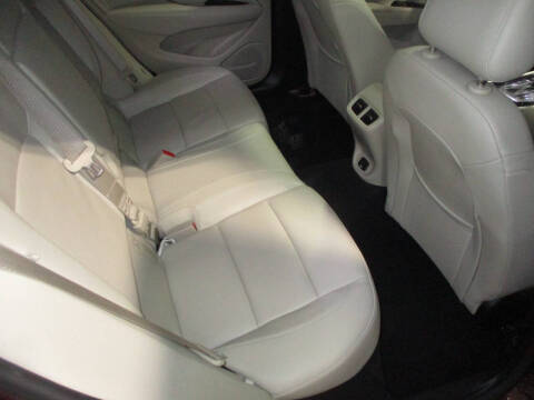 2019 Buick Regal Sportback Essence