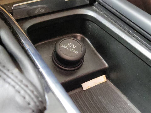 2017 Volvo XC90 T6 Momentum