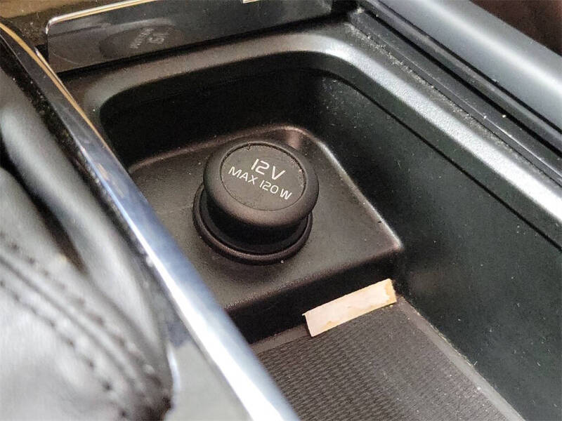 2017 Volvo XC90 T6 Momentum