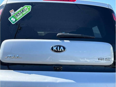 2016 Kia Soul +