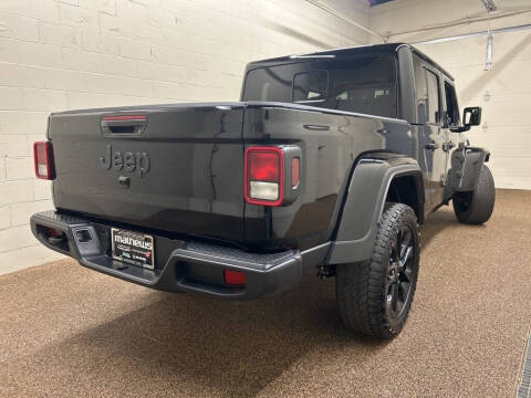2024 Jeep Gladiator NightHawk