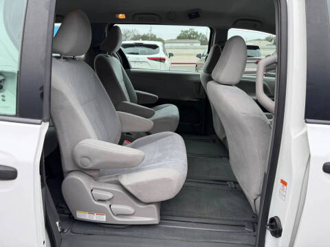 2016 Toyota Sienna L 7-Passenger