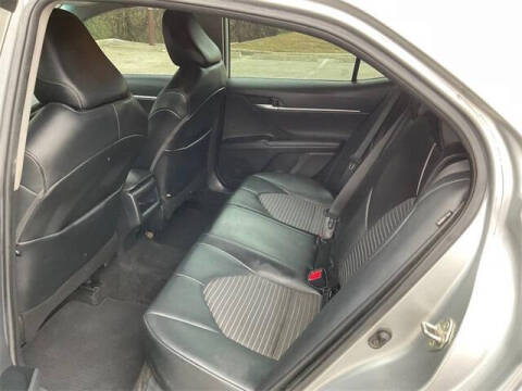 2020 Toyota Camry SE