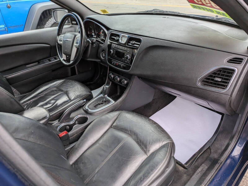 2014 Chrysler 200 Limited
