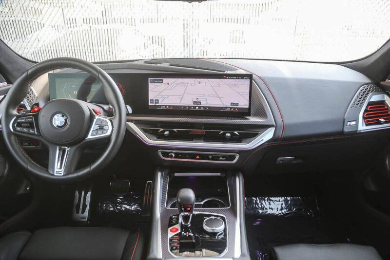 2024 BMW XM Label