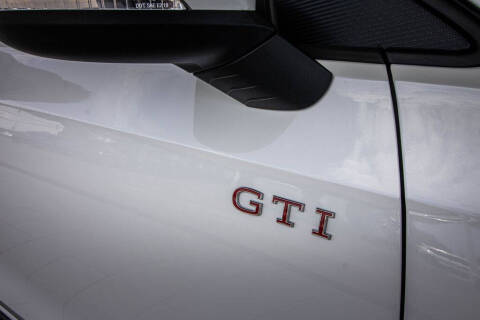 2025 Volkswagen Golf GTI SE